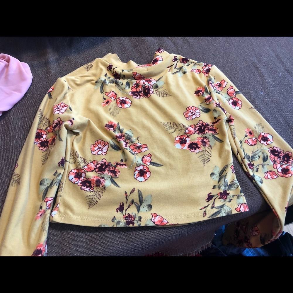 Rue 21 crop top